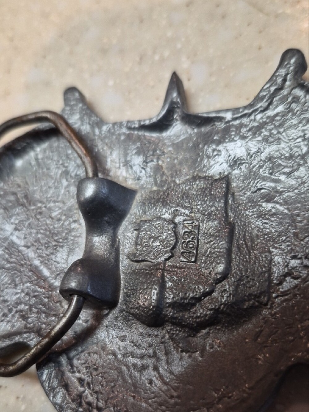 Vintage V8 Racing Flags Belt Buckle Metal Engine Hot Rod Novelty #4634 - Picture 6 of 6